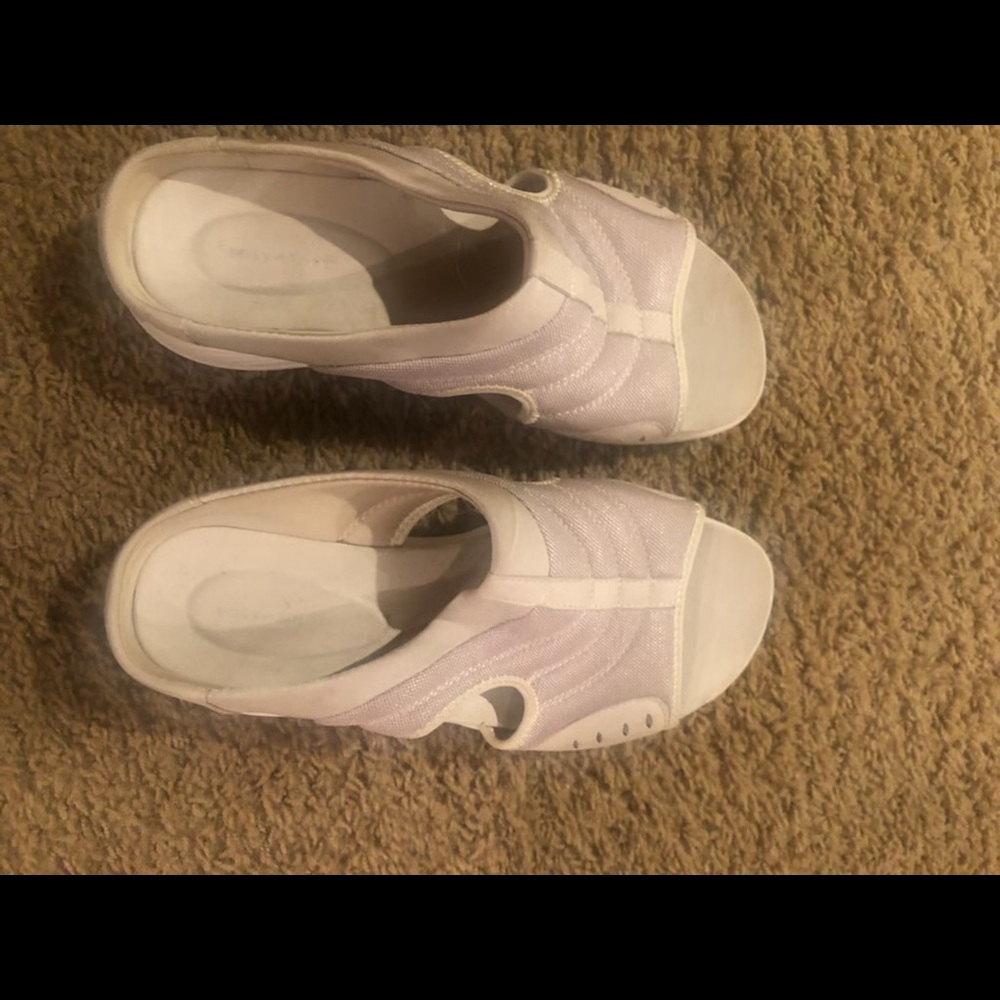 White Easy Spirt sandals